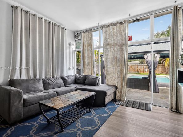 1949 Wiley St, Hollywood FL 33020