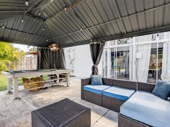 1949 Wiley St, Hollywood FL 33020