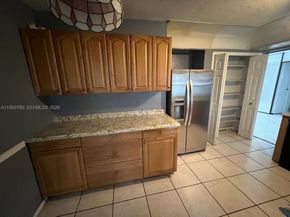 8341 NW 25th St, Sunrise FL 33322