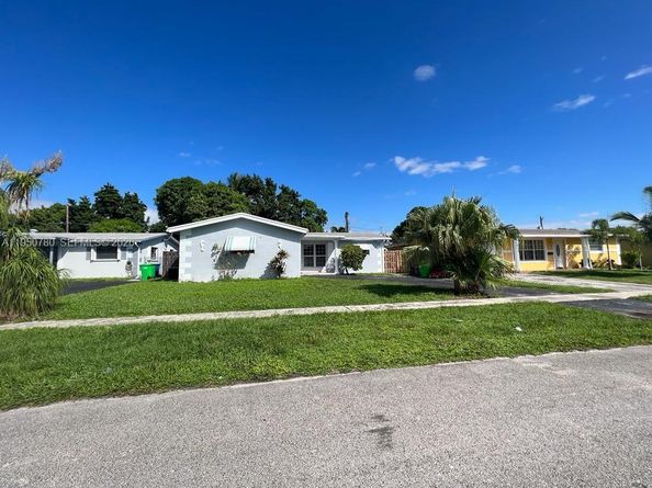 8341 NW 25th St, Sunrise FL 33322