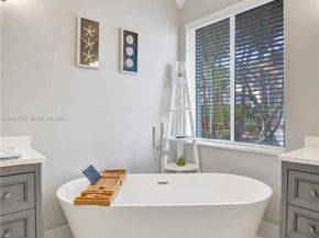 8795 NW 76th Pl, Tamarac FL 33321