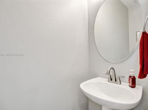 8795 NW 76th Pl, Tamarac FL 33321