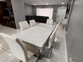 10450 SW 43rd St, Miami FL 33165