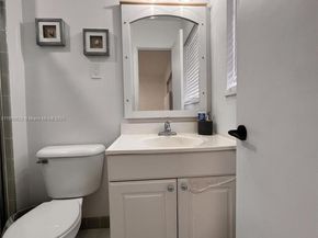10450 SW 43rd St, Miami FL 33165