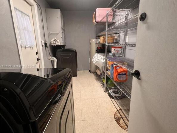 10450 SW 43rd St, Miami FL 33165