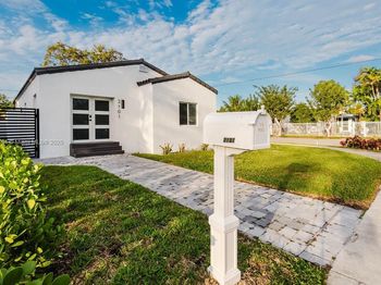 2101 SW 16th Ter