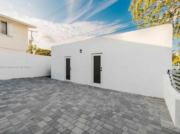 2101 SW 16th Ter, Miami FL 33145