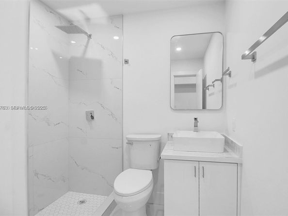 745 NW 140th St, Miami FL 33168