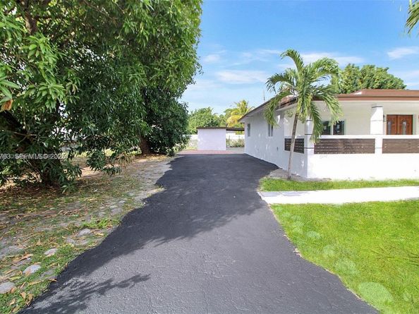 745 NW 140th St, Miami FL 33168