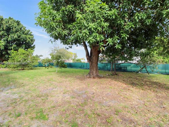 745 NW 140th St, Miami FL 33168