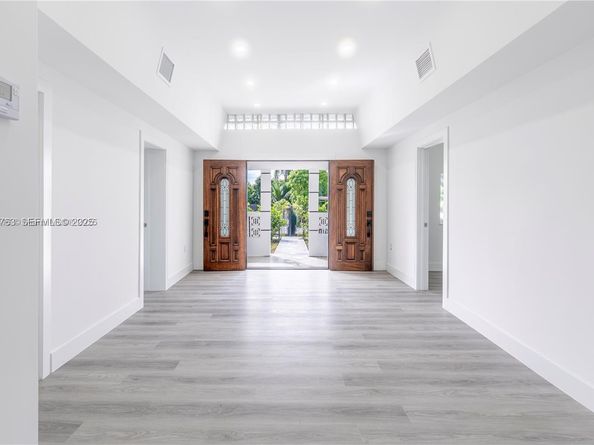 745 NW 140th St, Miami FL 33168