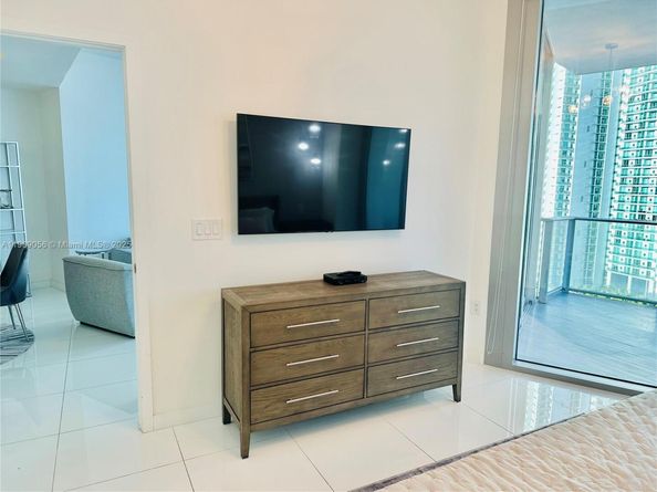 851 NE 1st Ave 2303, Miami FL 33132