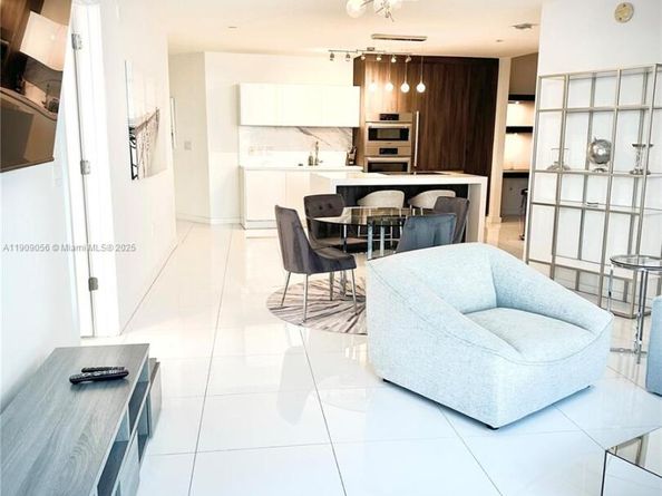 851 NE 1st Ave 2303, Miami FL 33132