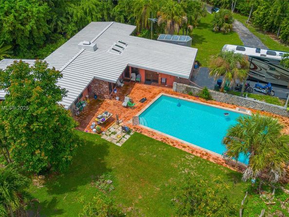 6801 SW 136th St, Pinecrest FL 33156