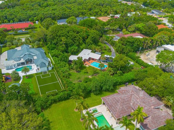 6801 SW 136th St, Pinecrest FL 33156