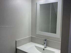 8183 NW 8th Mnr 9, Plantation FL 33324