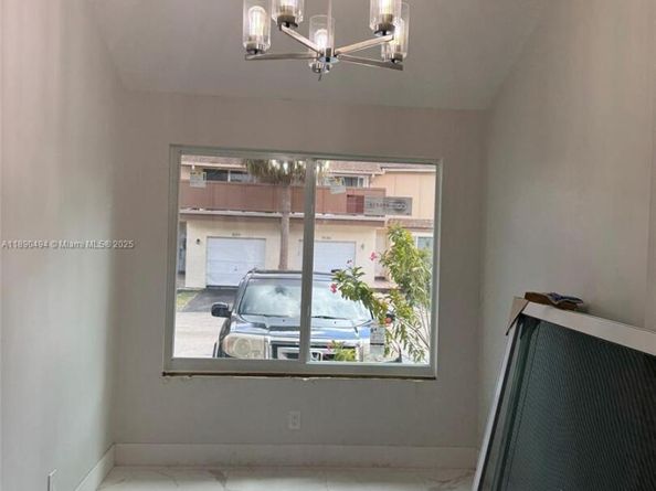 8183 NW 8th Mnr 9, Plantation FL 33324