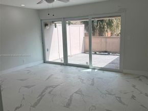 8183 NW 8th Mnr 9, Plantation FL 33324