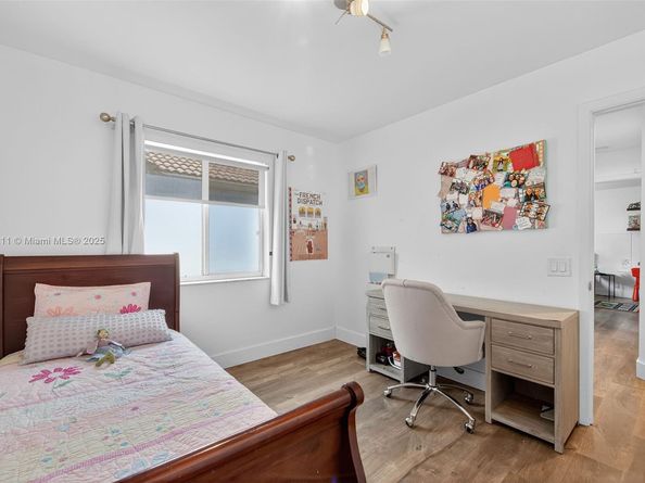 4357 Magnolia Ridge Dr, Weston FL 33331