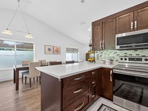 4357 Magnolia Ridge Dr, Weston FL 33331