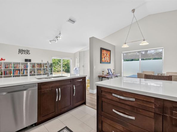 4357 Magnolia Ridge Dr, Weston FL 33331