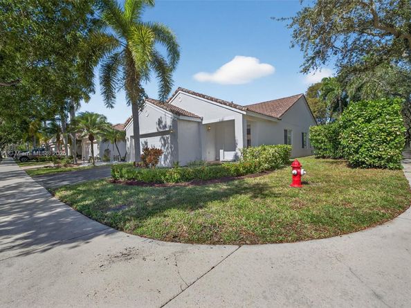 4357 Magnolia Ridge Dr, Weston FL 33331