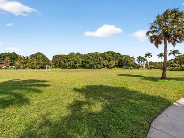 4357 Magnolia Ridge Dr, Weston FL 33331