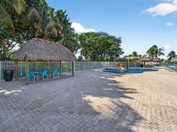 4357 Magnolia Ridge Dr, Weston FL 33331