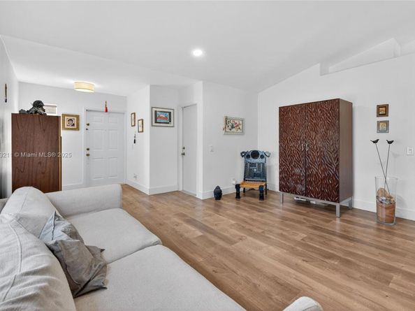 4357 Magnolia Ridge Dr, Weston FL 33331