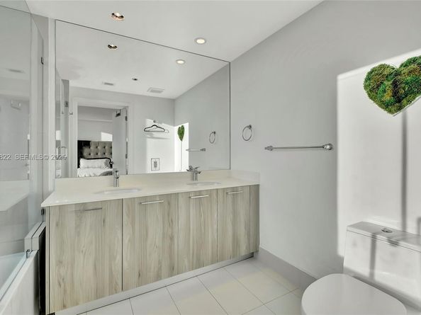 501 NE 31st St 3708, Miami FL 33137