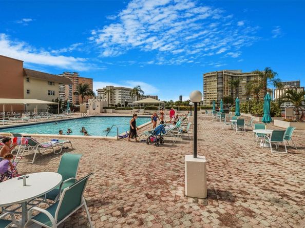 1865 S Ocean Dr 18G, Hallandale Beach FL 33009