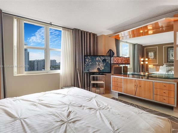 1865 S Ocean Dr 18G, Hallandale Beach FL 33009