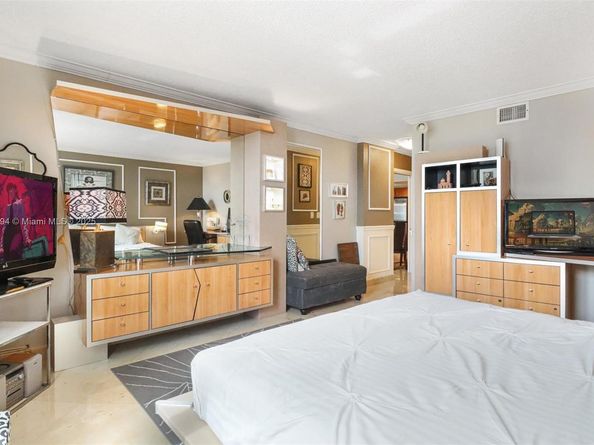 1865 S Ocean Dr 18G, Hallandale Beach FL 33009