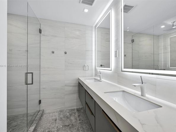 200 Sunrise Dr 200C, Key Biscayne FL 33149