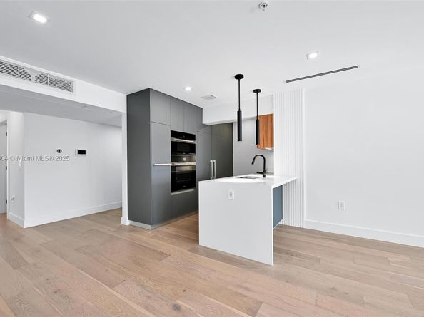 200 Sunrise Dr 200C, Key Biscayne FL 33149