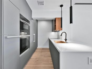 200 Sunrise Dr