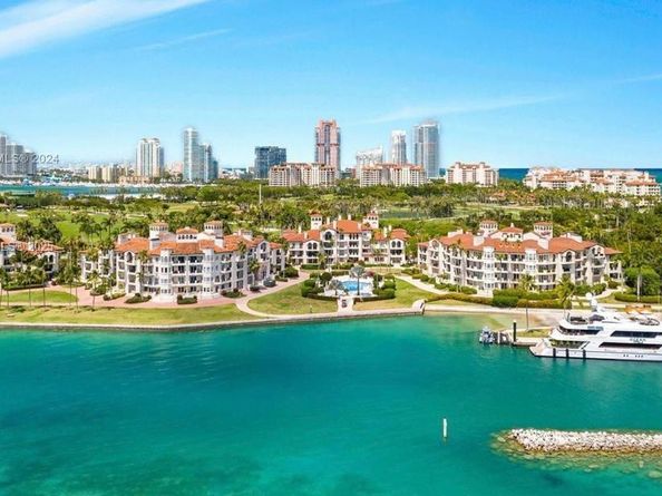 2124 Fisher Island Dr 2124, Miami Beach FL 33109