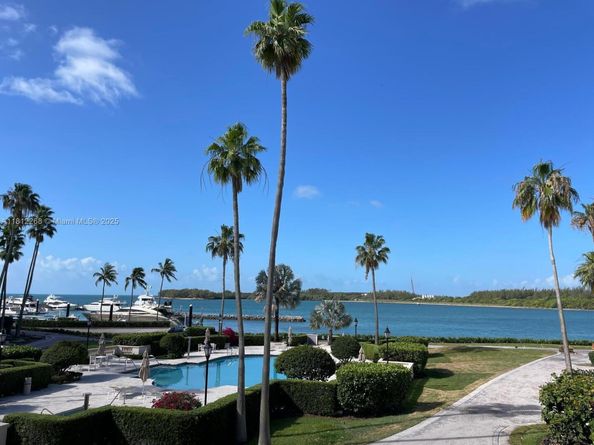 2124 Fisher Island Dr 2124, Miami Beach FL 33109