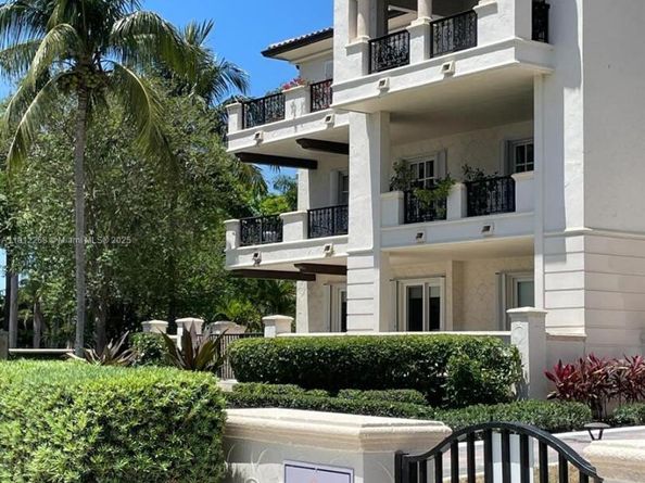 2124 Fisher Island Dr 2124, Miami Beach FL 33109