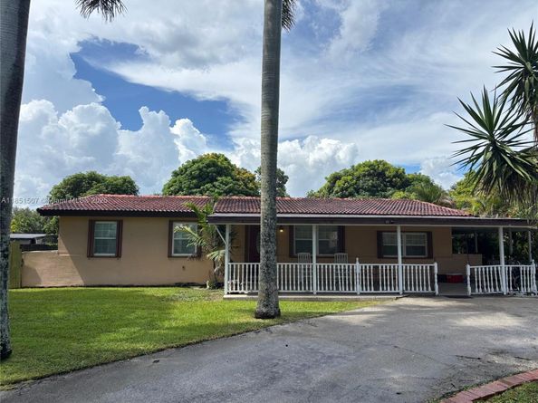 13761 SW 37th Ct, Davie FL 33330