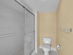 550 SW 137th Ave 208L, Pembroke Pines FL 33027