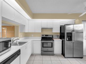 550 SW 137th Ave 208L, Pembroke Pines FL 33027