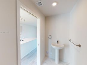 2555 NE 193rd St 2224, Miami FL 33180