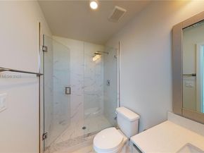 2555 NE 193rd St 2224, Miami FL 33180