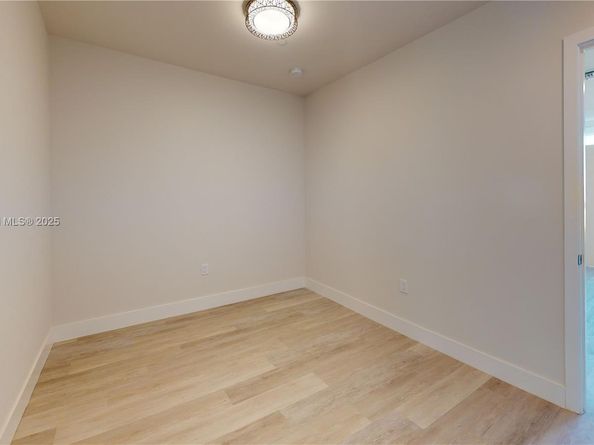 2555 NE 193rd St 2224, Miami FL 33180