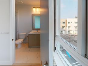2555 NE 193rd St 2224, Miami FL 33180