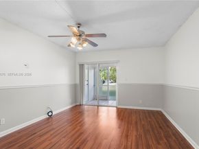 100 Lakeview Dr 108, Weston FL 33326