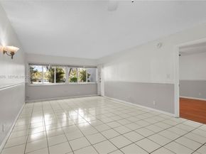 100 Lakeview Dr 108, Weston FL 33326