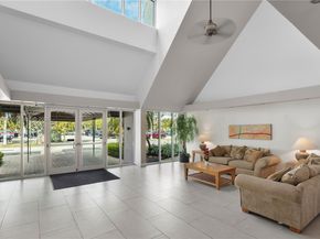 100 Lakeview Dr 108, Weston FL 33326