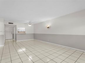 100 Lakeview Dr 108, Weston FL 33326